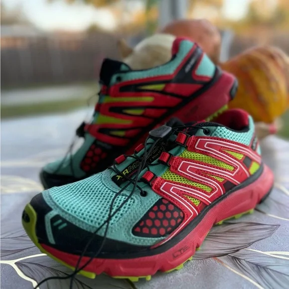 Salomon Vibrant Green and Red Trail Shoes - Picture 3 of 12